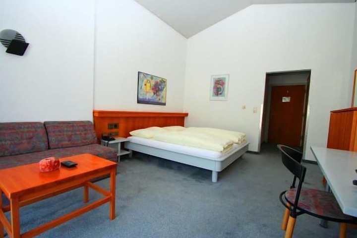 Room 7 of 56