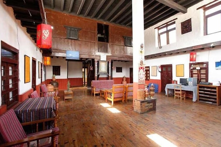 Guest Lobby