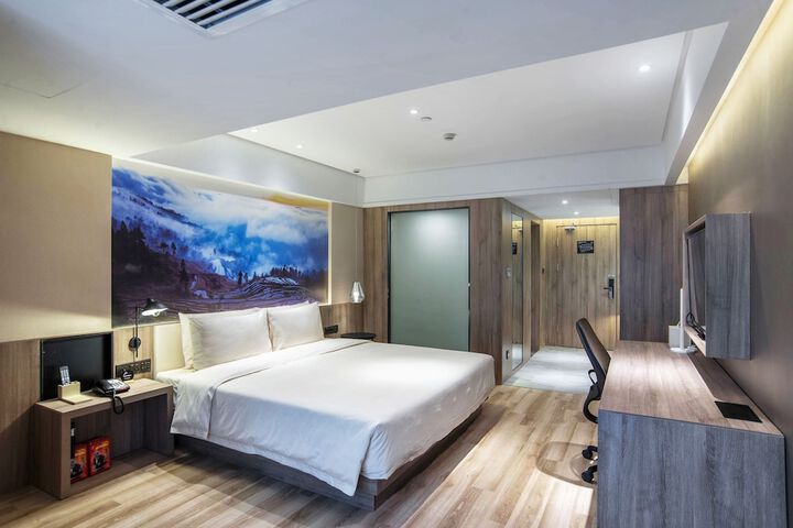 Room 19 of 68