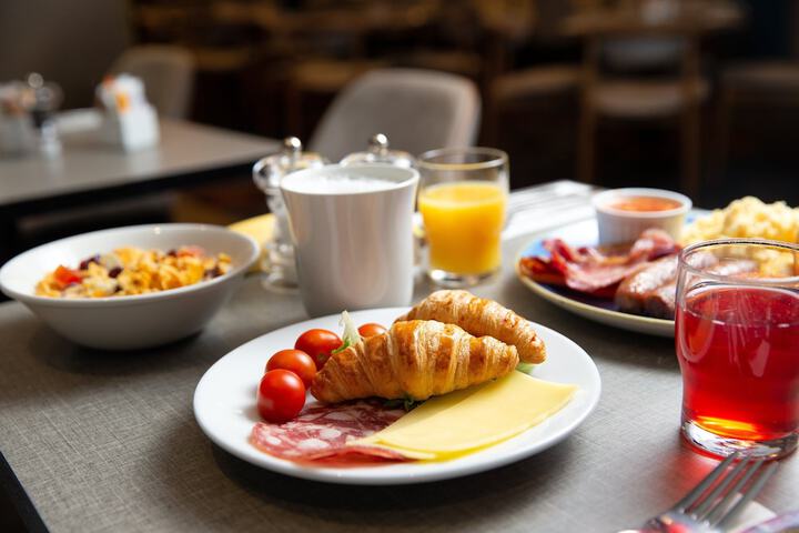 Breakfast/Coffee Service 75 of 119