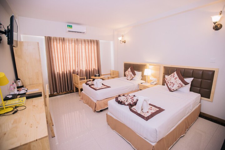 Room 6 of 42