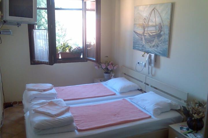 Room 16 of 78