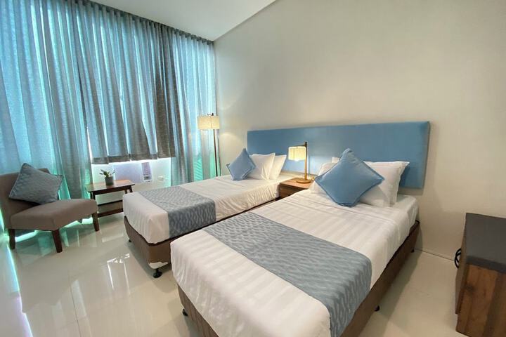 Room 3 of 12