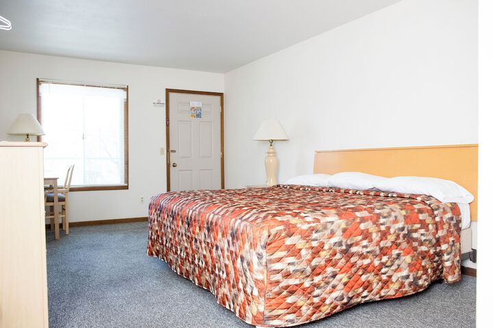 Room 13 of 38