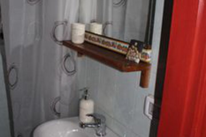 Room 4 of 31