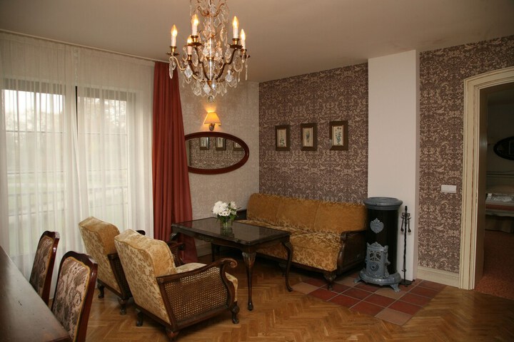 Room 33 of 67
