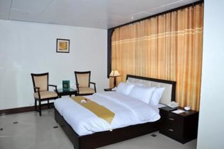 Room 15 of 30