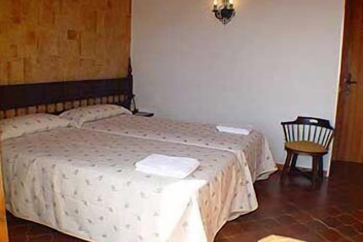 Room 6 of 48