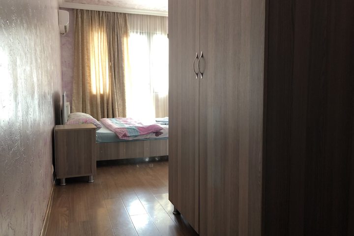 Room 12 of 32