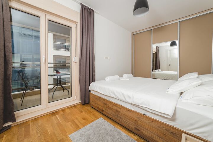 Room 3 of 46