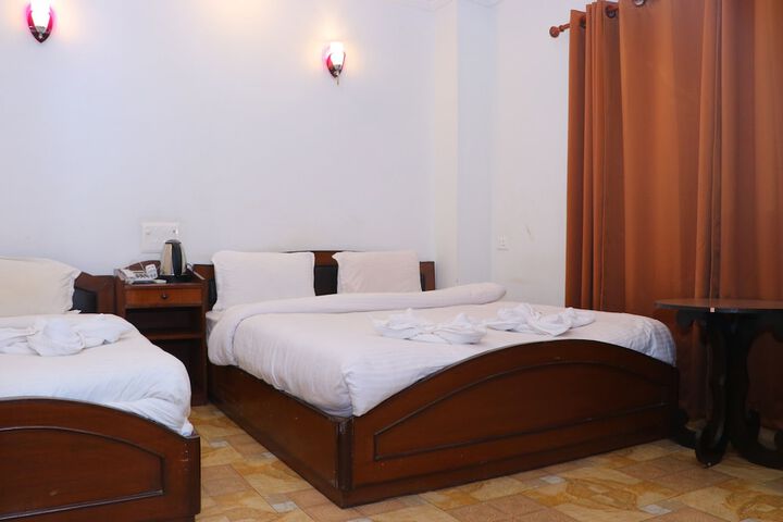 Room 4 of 36