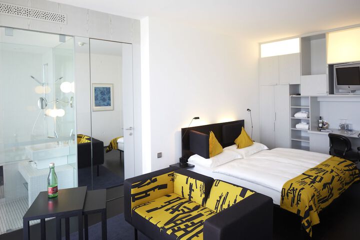 Room 4 of 41
