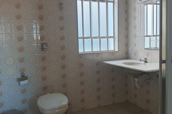 Room 7 of 28