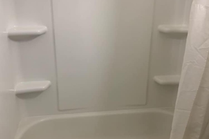 1 King Bed (2 of 6)