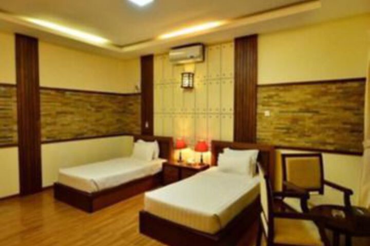 Room 8 of 20