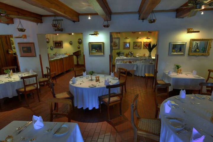 Dining 53 of 67