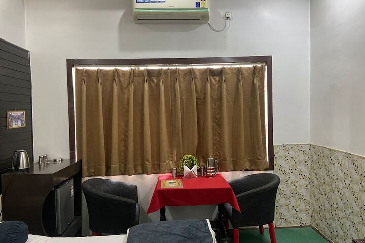 Room 8 of 15