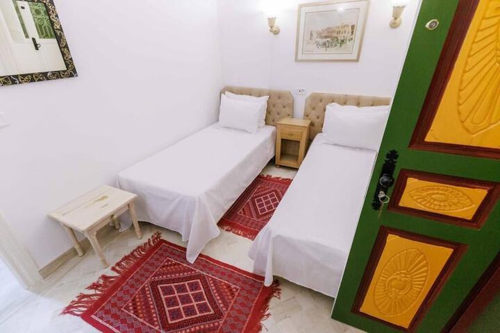 Room 11 of 29