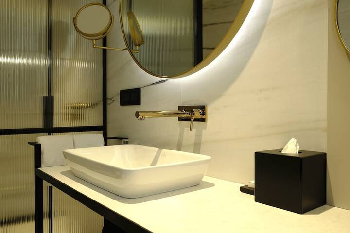 Room 77 of 147