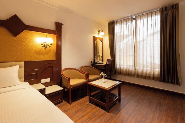 Room 12 of 20