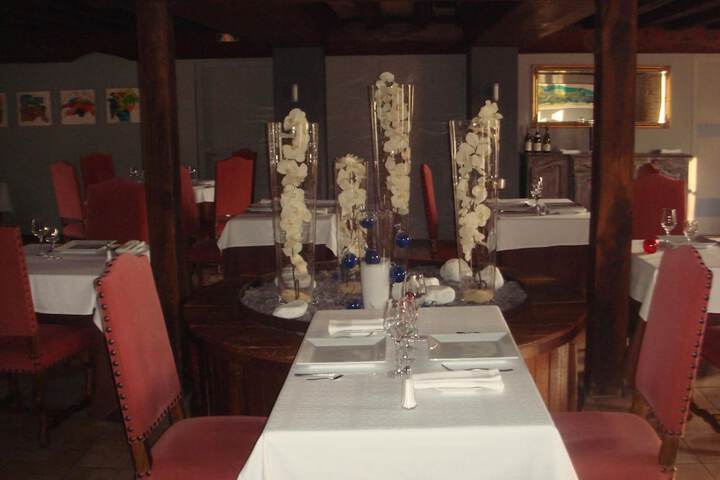 Dining 26 of 45