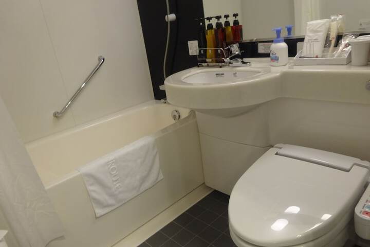 Room 15 of 25
