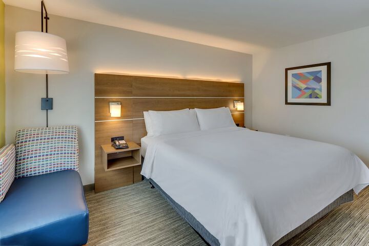 1 King Bed (14 of 26)