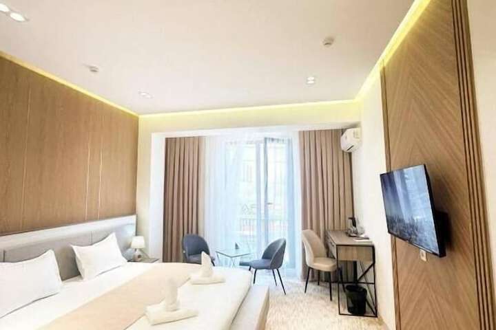Room 4 of 60