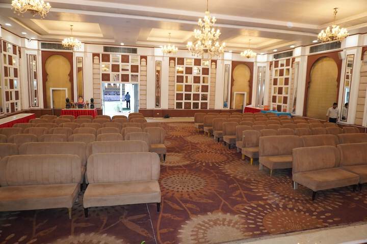 Ballroom/Hall 59 of 77