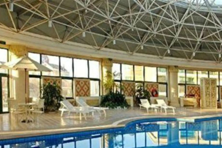 Pool 6 of 10