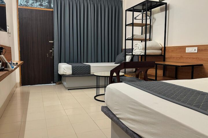 Room 4 of 19