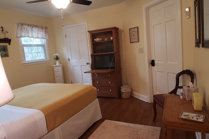 Room 6 of 35
