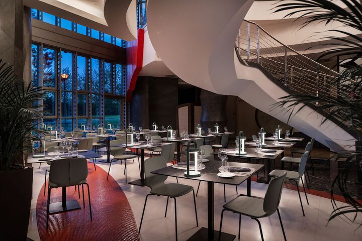 Dining 55 of 65