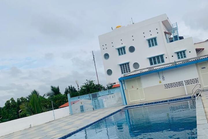 Pool 47 of 53