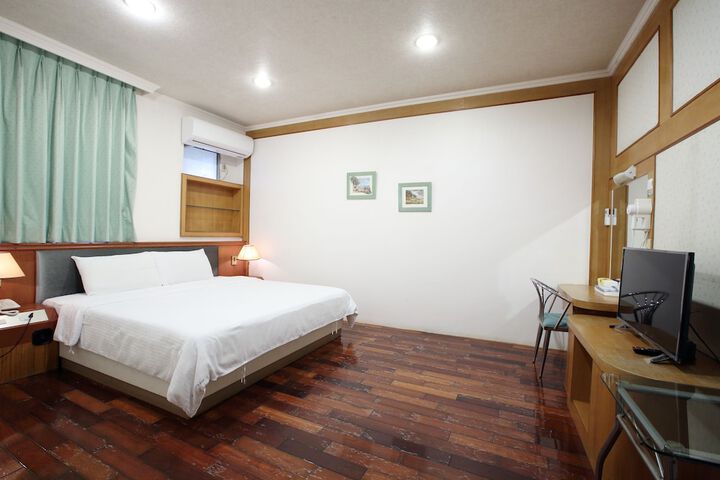 Room 21 of 74