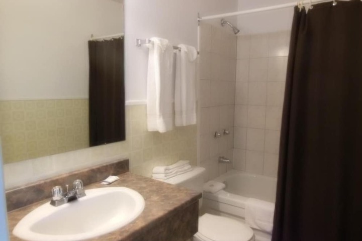 Room 13 of 33