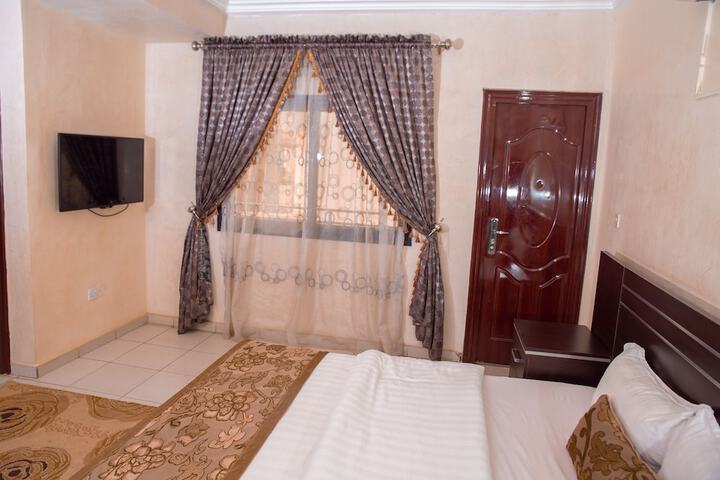 Room 22 of 68