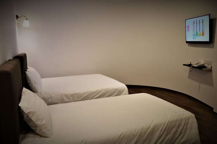 Room 15 of 46