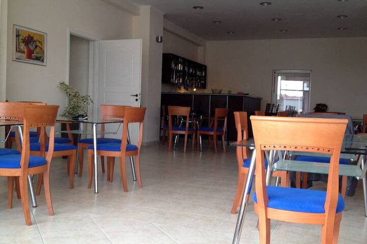 Dining 14 of 18