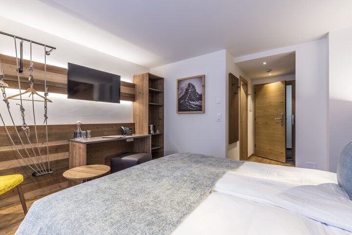 Room 33 of 117
