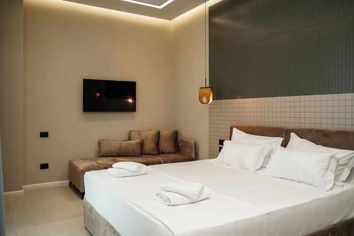 Room 75 of 177