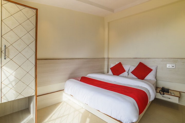 Room 11 of 26