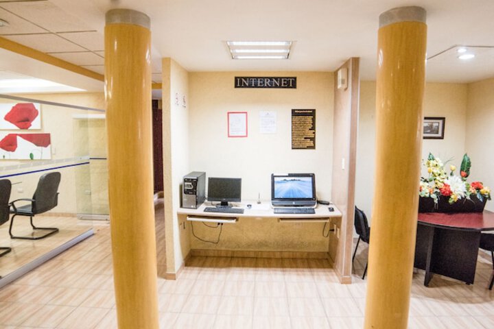 Business Center 37 of 38