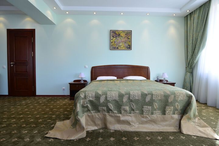 Room 12 of 28