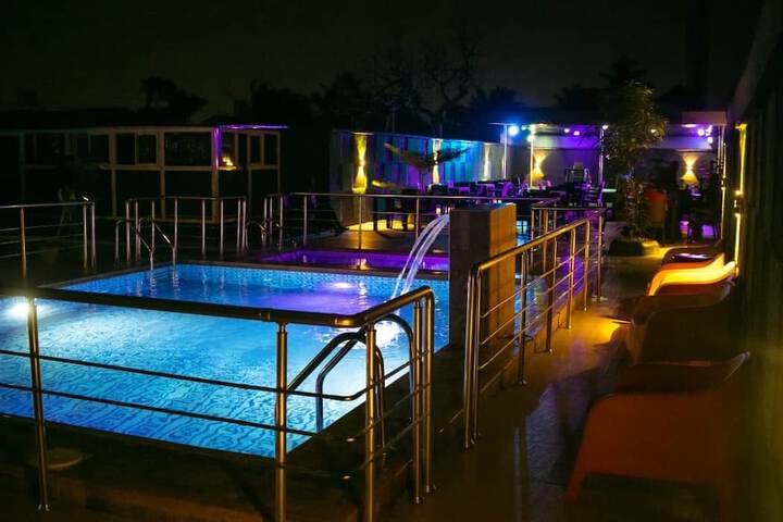 Pool 80 of 104