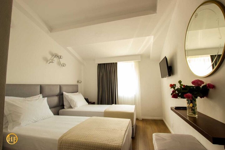 Room 17 of 30