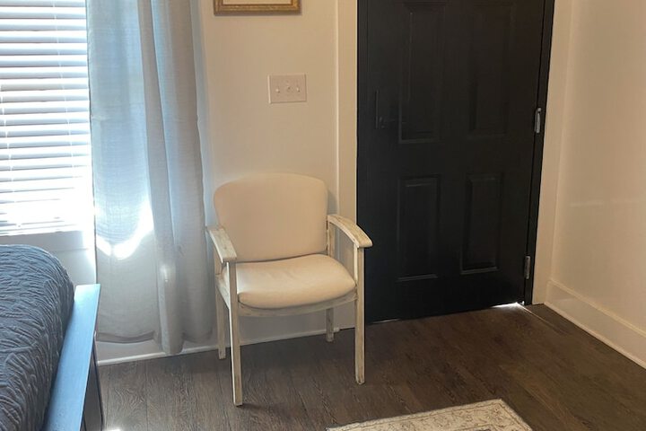 Room 13 of 98