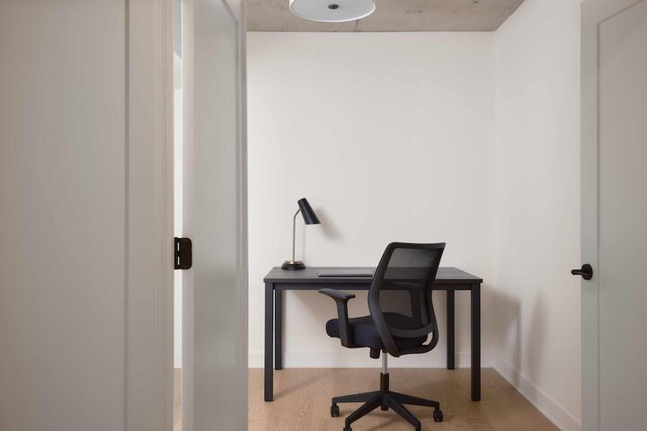 209 2nd Floor Studio Murphy Queen Bed with Balcony (12 of 95)
