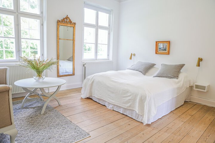 Room 3 of 51