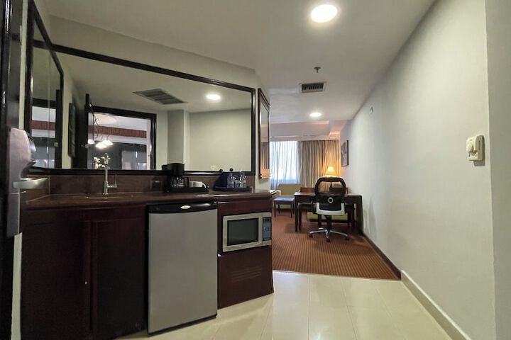 Room 48 of 91